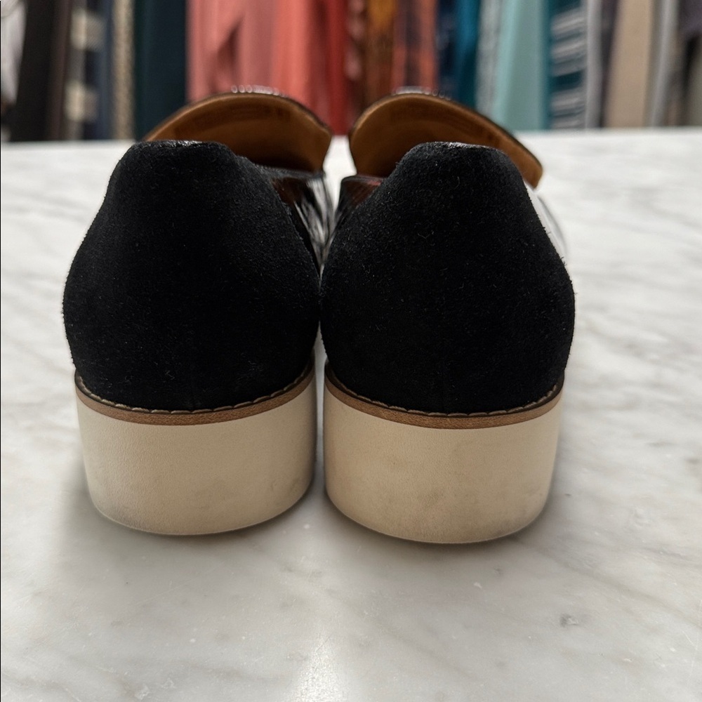 Vionic Kensley Black Patent Leather Slipp On Loafer Size 8 - Picture 4 of 12